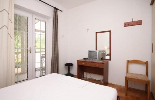 Island Hvar Apartment | Discover Comfortable Apartments with Parking in Jelsa, Hvar