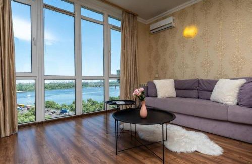 Obolon' Apartment | Scenic Apartments with Panoramic Dniepr Views - 4 Star