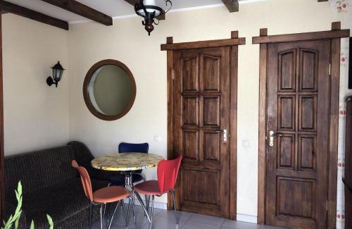 Solomjanskyj Apartment | Cozy Apartments with Kitchen and Garden, Rated 9.1/10