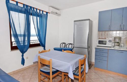Crikvenica Apartment | Family-Friendly Apartments with Parking in Crikvenica