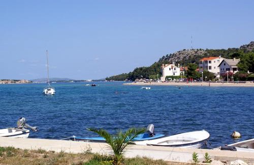 Zaboric Apartment | Welcoming Apartments with Parking in Zaboric, Sibenik
