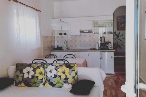 Zaboric Apartment | Welcoming Apartments with Parking in Zaboric, Sibenik