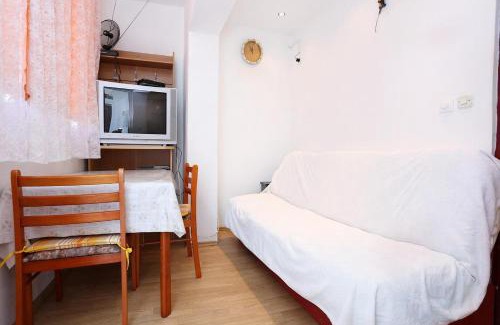 Zuljana Apartment | Child-Friendly Apartments with Parking in Zuljana, Peljesac