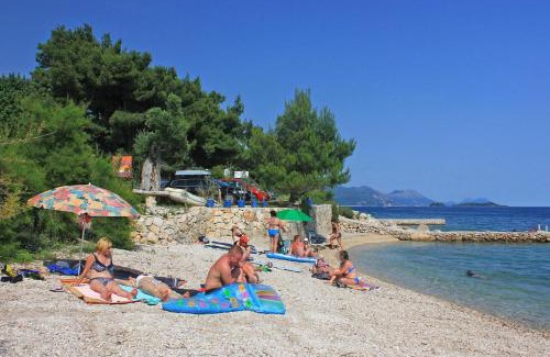 Kuciste Apartment | Pet-Friendly Apartments with Parking in Kuciste, Peljesac