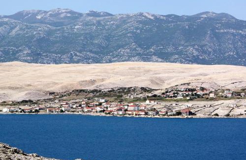 Kustici Apartment | Family-Friendly Apartments with Parking in Kustici, Pag