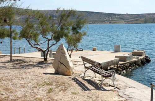 Kustici Apartment | Family-Friendly Apartments with Parking in Kustici, Pag
