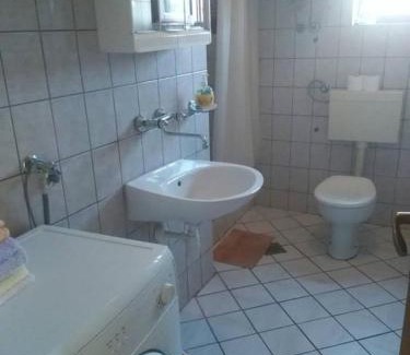 Pirovac Apartment | Family-Friendly Apartments with Parking in Pirovac, Sibenik