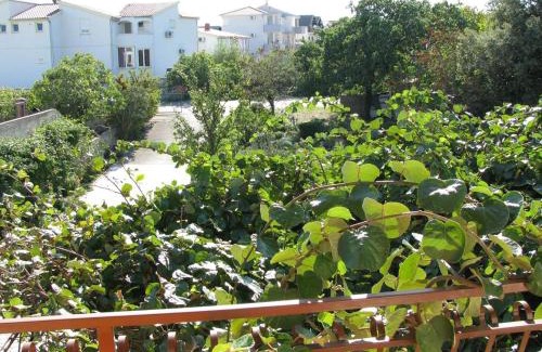 Pirovac Apartment | Family-Friendly Apartments with Parking in Pirovac, Sibenik