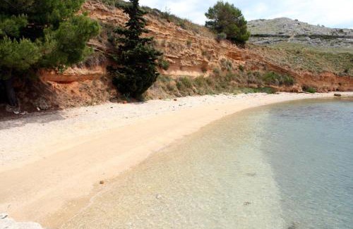 Vlasici Apartment | Guest Rated 9.9: Family-Friendly Apartments in Vlasici, Pag