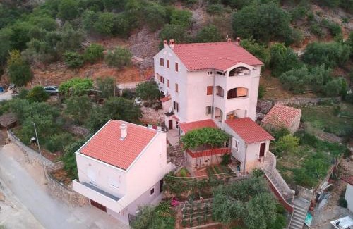 Beli Apartment | Pet-Friendly Apartments with Parking in Beli, Cres