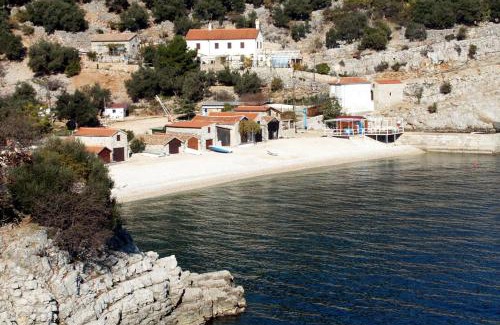 Beli Apartment | Pet-Friendly Apartments with Parking in Beli, Cres