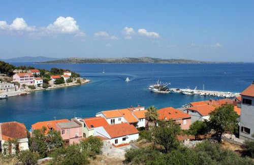 Island Dugi Otok Apartment | Family-Friendly Apartments with Parking in Sali, Dugi Otok