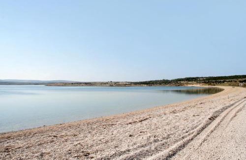 Caska Apartment | Refreshing Apartments with Pool in Caska, Pag - Ideal for Families