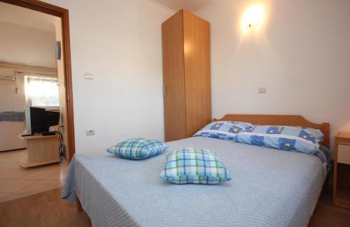 Ilovik Apartment | Comfortable Apartments with WiFi in Ilovik, Losinj
