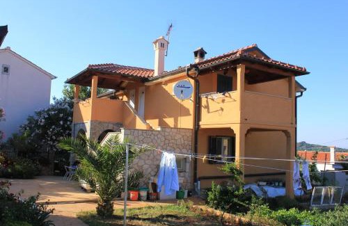 Ilovik Apartment | Comfortable Apartments with WiFi in Ilovik, Losinj