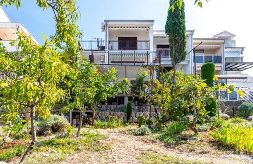 Klenovica Apartment | Family-Friendly Apartments with WiFi in Klenovica, Novi Vinodolski