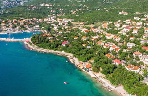 Klenovica Apartment | Family-Friendly Apartments with WiFi in Klenovica, Novi Vinodolski