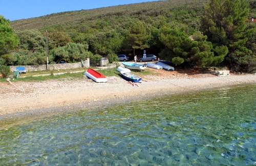 Sveti Jakov Apartment | Comfortable Apartments with WiFi in Stivan, Cres