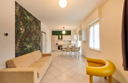 Garda Apartment | Scenic Lake View ApartmentsGarda - Antiche Mura Retreat