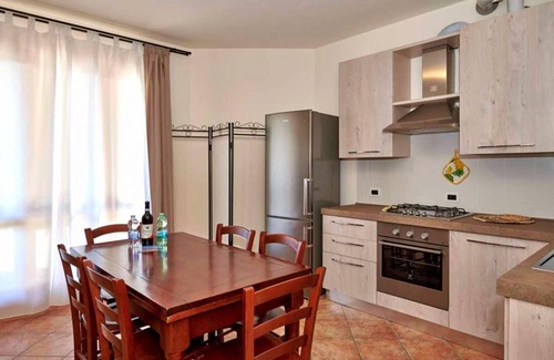 Costermano Apartment | Cozy ApartmentsGarda: Ocean View with Pool Access