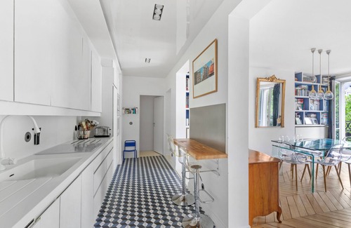 Ternes Apartment | Cozy Apartment by Arc de Triomphe with Family Amenities
