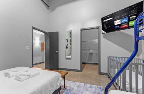 Downtown Dallas Apartment | Apartmint at Evergreen St - Dallas
