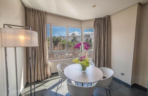 Moncloa-Aravaca Apartment | Inviting Apartosuites Jardines de Sabatini with Top Amenities