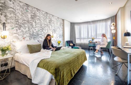 Moncloa-Aravaca Apartment | Inviting Apartosuites Jardines de Sabatini with Top Amenities