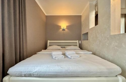 Sukhinovka Apartment | Pet-Friendly Retreat with Panoramic Balcony Near Park