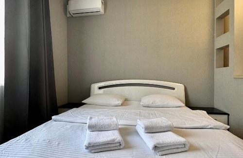 Sukhinovka Apartment | Stylish ApartPoltava: High Ceilings & Pet-Friendly Comfort