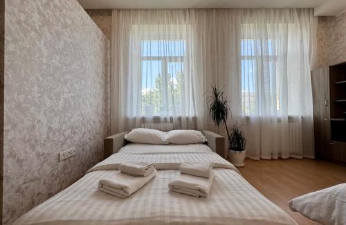 Sukhinovka Apartment | Family-Friendly ApartPoltava: Centrally Located with Dining
