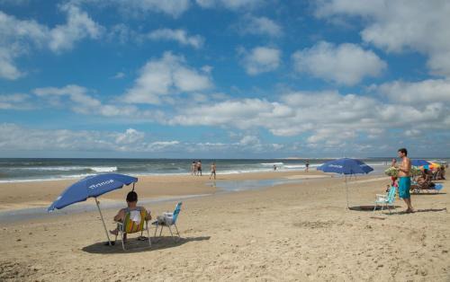 Aguas Dulces Apartment | Inviting Oceanfront Stay at Aparts Complejo Arinos