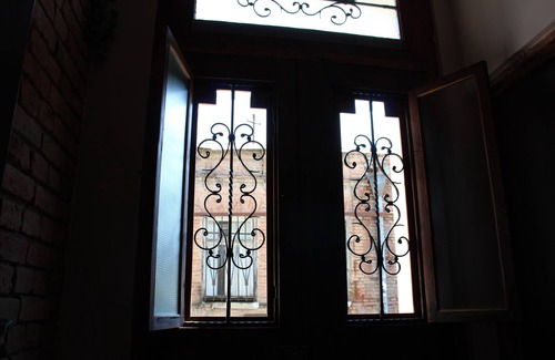Chugureti House | Pet-Friendly ApartTen: 2 BR Apartment with Breakfast