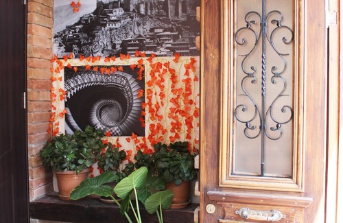 Chugureti House | Pet-Friendly ApartTen: 2 BR Apartment with Breakfast