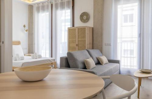 El Cabanyal Apartment | Beachfront Retreat at ApartUP Ca La Leni Beach III