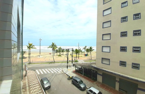 Vila Assuncao Apartment | Beachfront Apê: Embrace Serenity with Sea Views