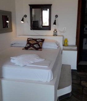 Skopelos Hotel | Family-Friendly Aperanto Galazio with Top Guest Ratings