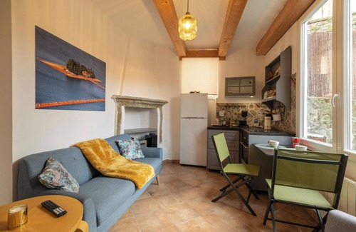 Iseo Apartment | Aperol - One Bedroom Apartment, Sleeps 2