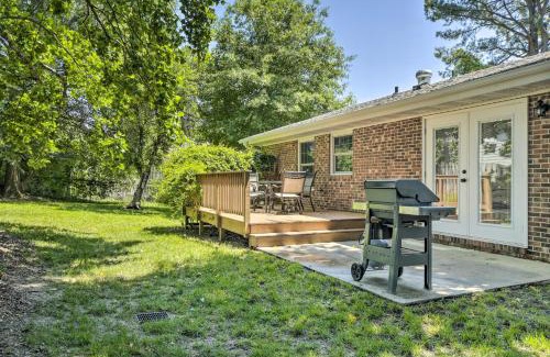 Apex House | Pet-Friendly Apex Home with Back Deck & High Guest Rating