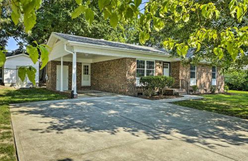 Apex House | Pet-Friendly Apex Home with Back Deck & High Guest Rating