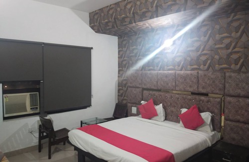 Baddi Hotel | Budget-Friendly Apex Hotel with Family Amenities & Dining