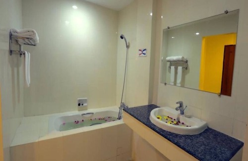 Naypyidaw Hotel | Budget-Friendly Apex Hotel with Breakfast & Family Amenities