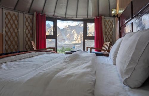 Hunza Hotel | Pet-Friendly APEX Hotels and Resorts Leyurt Hussaini Escape