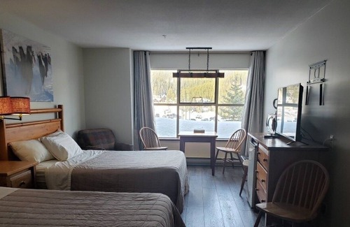 Okanagan-Similkameen Condo | Apex Mountain Inn 1 Bdrm Suite 205-206 1 Bedroom Condo by Redawning