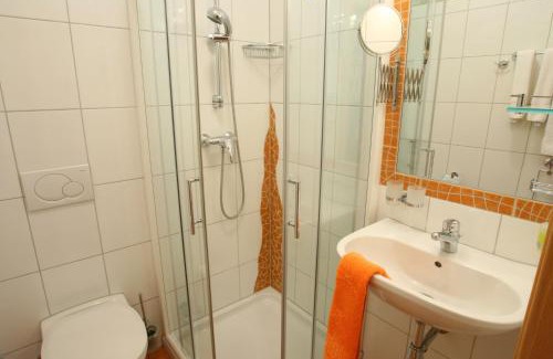Kukmirn Apartment | Pet-Friendly Apartments with Ocean View in Kukmirn, Austria