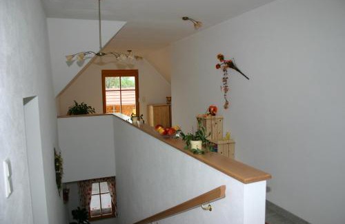Kukmirn Apartment | Pet-Friendly Apartments with Ocean View in Kukmirn, Austria