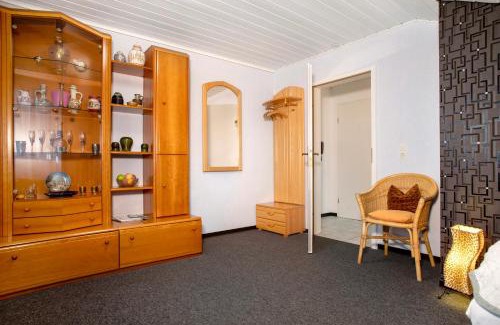 Ailingen Apartment | Budget-Friendly Ferienwohnung Apfelstübchen for Families