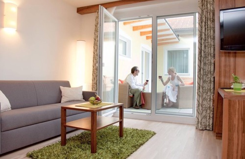 Bad Waltersdorf House | Experience the Comfort of Apfelsuite with Half Board