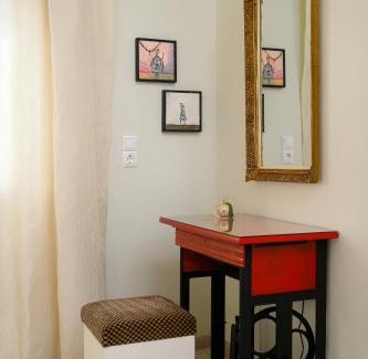 Alithini Apartment | Unforgettable Stay at Aphrodite Mountain View - Rated 10/10