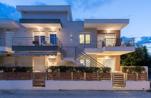 Ofrinion Apartment | Guest Rated 9.2: Aphrodite Residential Complex Awaits You